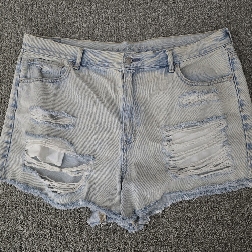 American Eagle Mom Shorts Distressed Denim High Rise Stretch Size 18